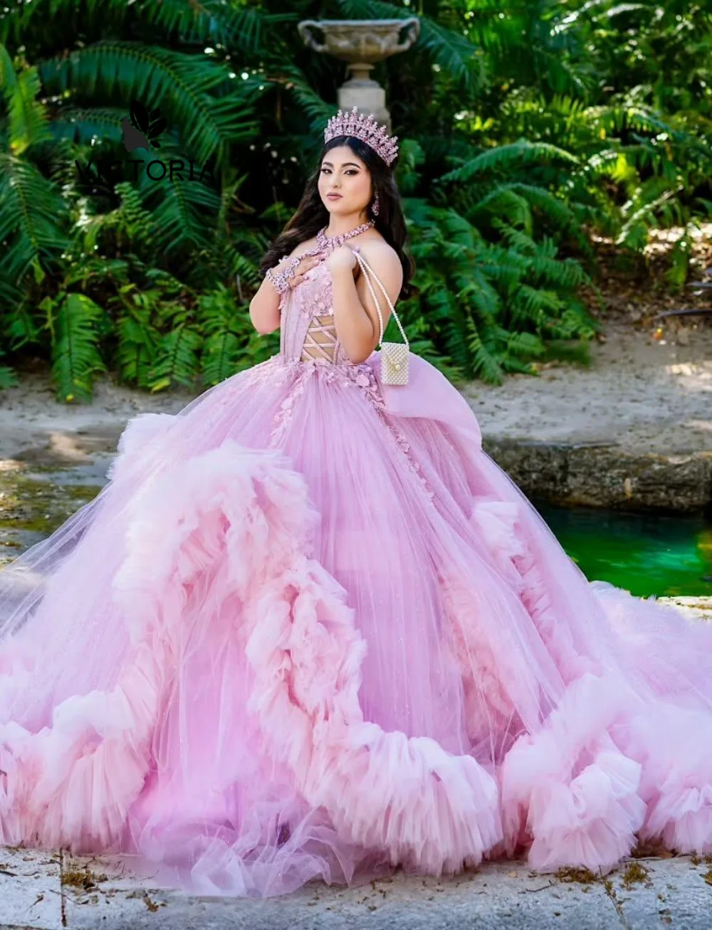 

Light Pink Quinceanera Dresses 2026 Beading Off The Shoulder Crystal Ball Gown Birthday Luxury Dresses Customized