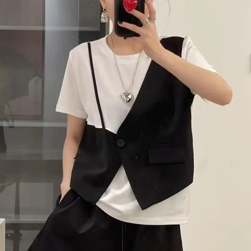 

Fashion T-shirt Women 2025 Summer New O-neck Short Sleeve Stitching Fake Two-piece Blouse Loose Casual T-shirt Female