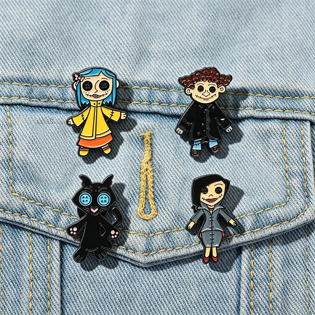 4Pcs/Set Horror Movie Ghost Mom Enamel Brooch Cartoon Character Lapel Metal Badge Cosplay Jewelry Accessories Halloween Gifts