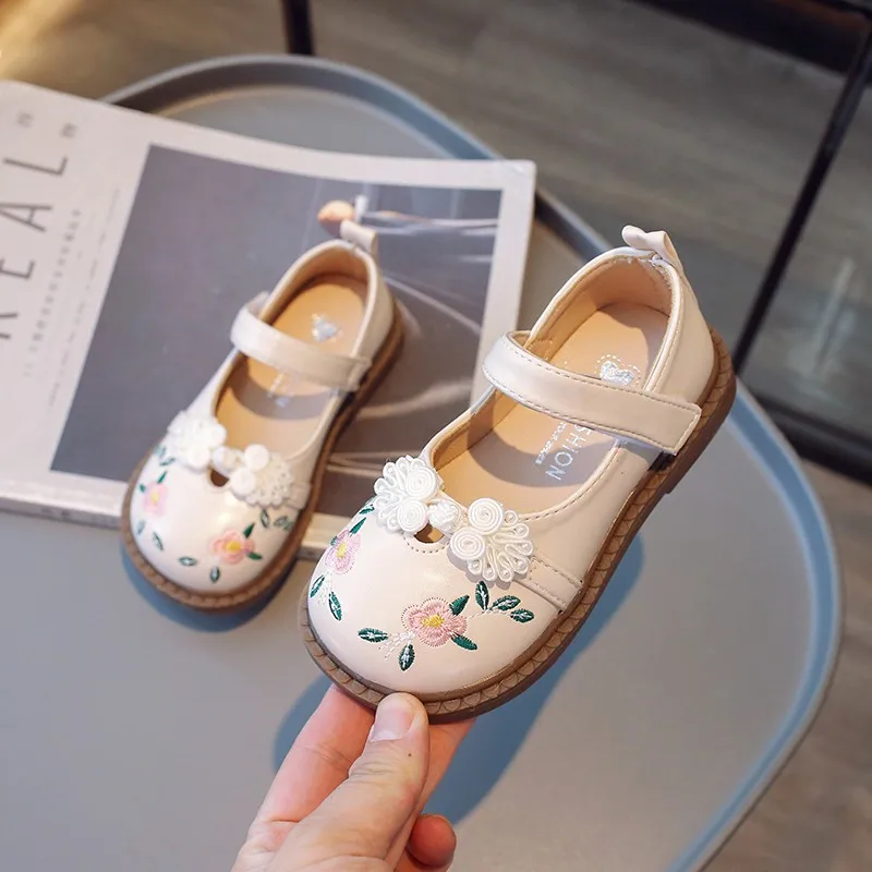 Girls Leather Shoes with Embroidered Bow Anti Slip Soft Sole Round Toe Autumn PU Casual Leather Shoes Sandalias De Mujer