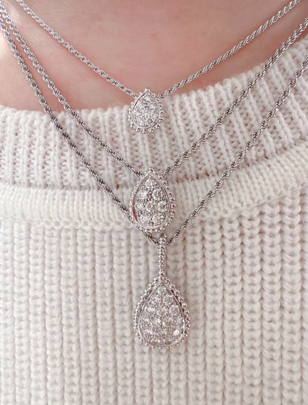 Baolong necklace dripping white fritillary, elegant luxury high-carbon diamond, high-end fashion banquet present