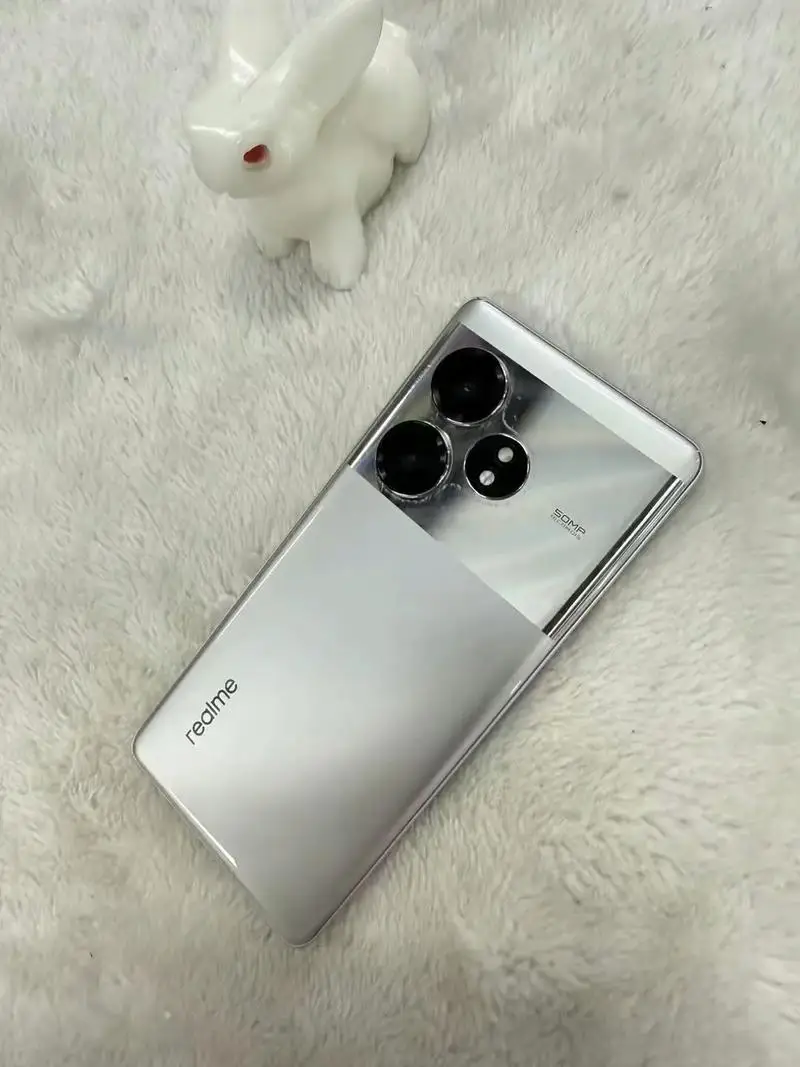 Realme GT Neo6 5g 6.78 بوصة 2780x1264px CPU Qualcomm Snapdragon 8S Gen3 50MP + 32MP كاميرا 5500mAh هاتف مستعمل