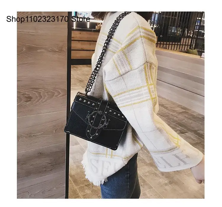 Retro Chain Rivet Single Shoulder Crossbody Bag for Women