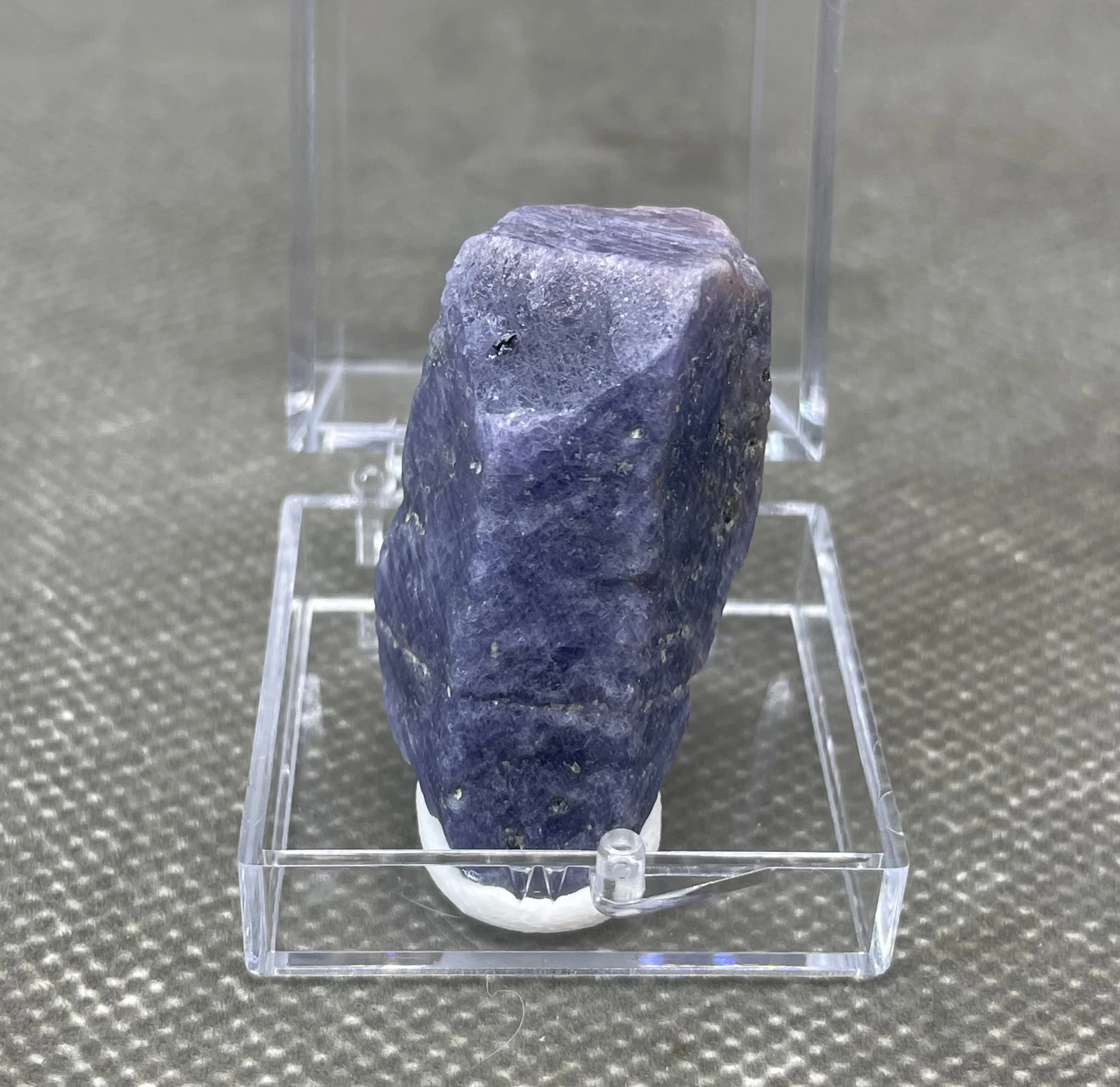 

NEW! 100% natural Madagascar sapphire rough mineral specimen stones and crystals healing crystals quartz（ box size 3.4cm)