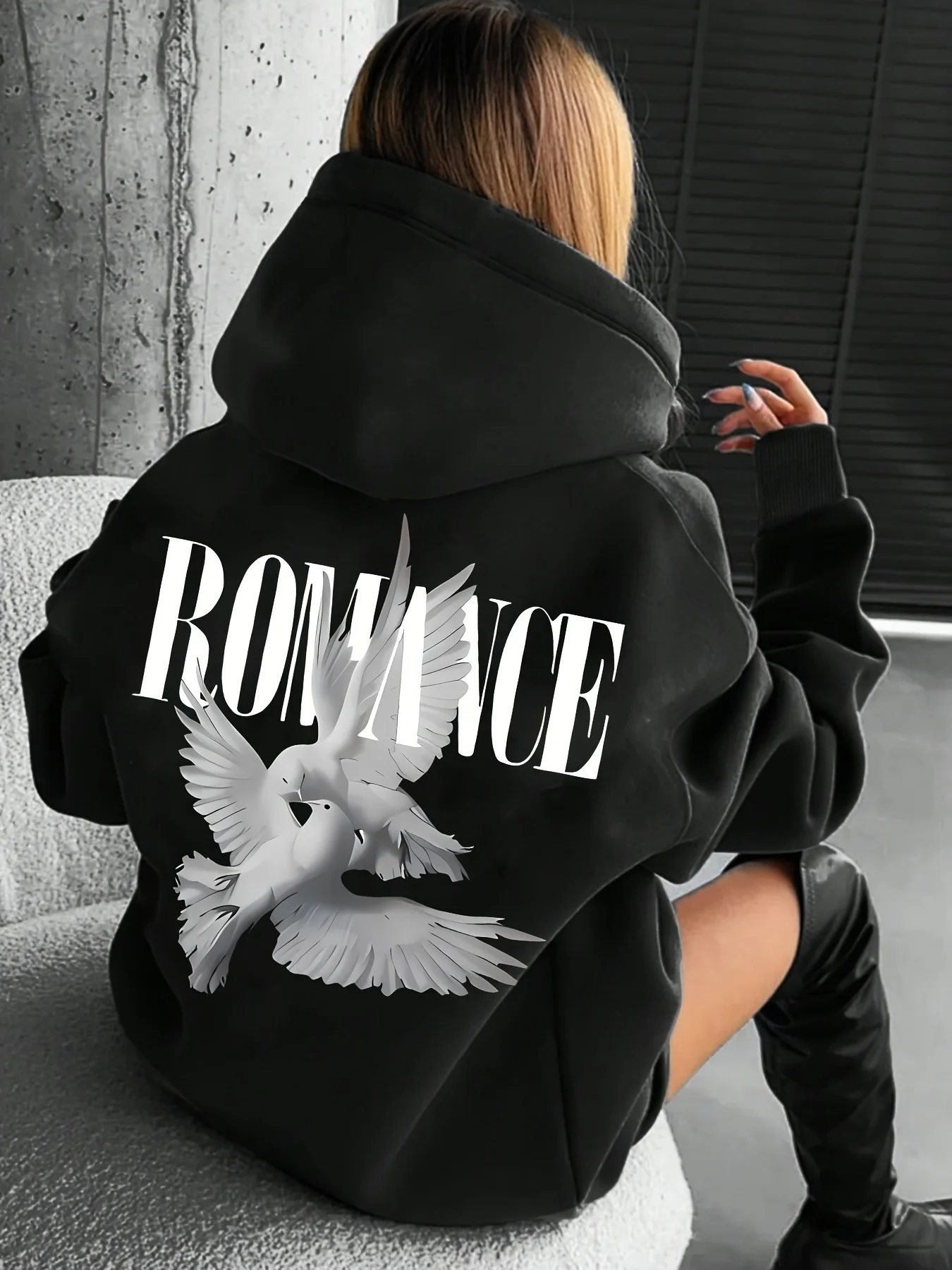 Women hooded sweatshirt with pigeon lettering print A casual and loose pulloverThe hooded sweatshirt is suitable for daily wear