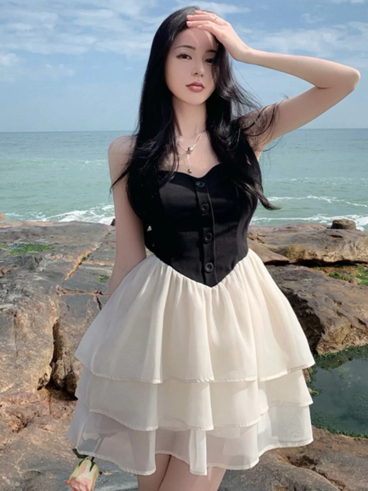 

Faionable Age-Defng Single-Button Color-Blo Strap Long-Sve ort Outerwear Set Ele Cake Skirt Two-Piece Suit