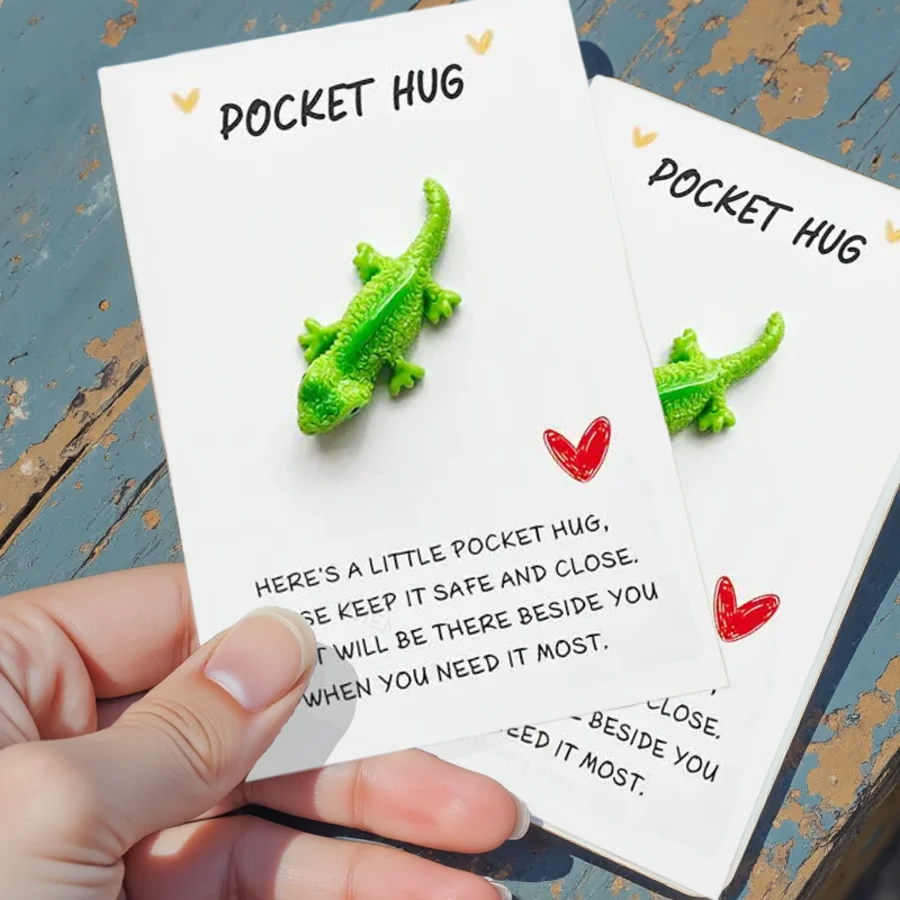 5/10/20/30/40pcs Pocket Hug Lizard Charm: A Cute Plastic Keychain Suitable For Any Occasion - The Perfect Gift For Birthdays