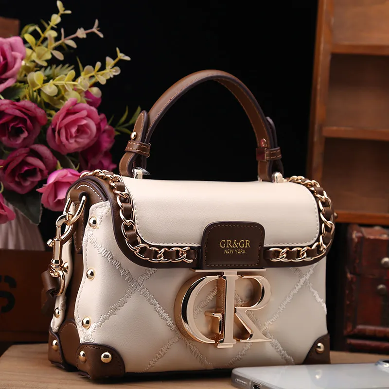 

Модная и роскошная квадратная сумка-клатч с изысканной вышивкой и премиальным металлическим декором, новинка 2026 года, трендовая женская сумка через плечо