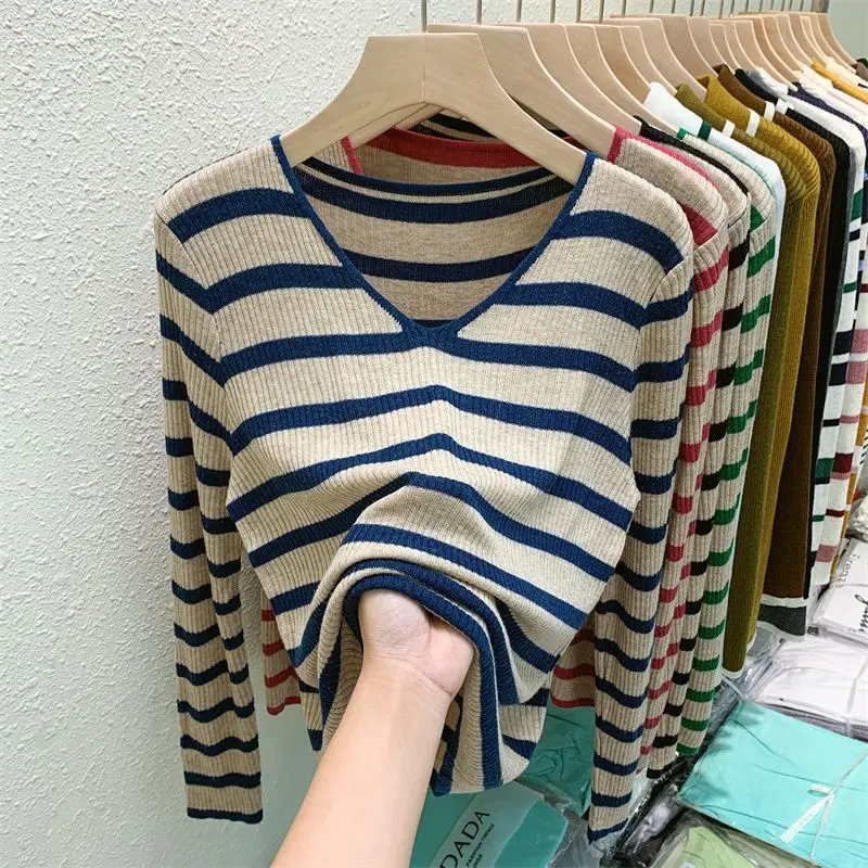 الخامس الرقبة فضفاضة سويتر مقلم 2025 الخريف سترة جديدة المرأة نمط أعلى تصميم سترة قاعدة #3