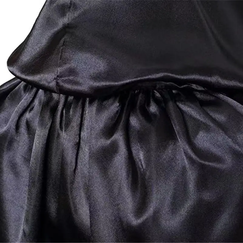 Mittelalterlicher Kapuzenumhang – Halloween-Kostüm-Schal & Cosplay-Umhang; Unisex, Kurzer Umhang für Rollenspielcharaktere (z.B. Ritter). – Detail 4