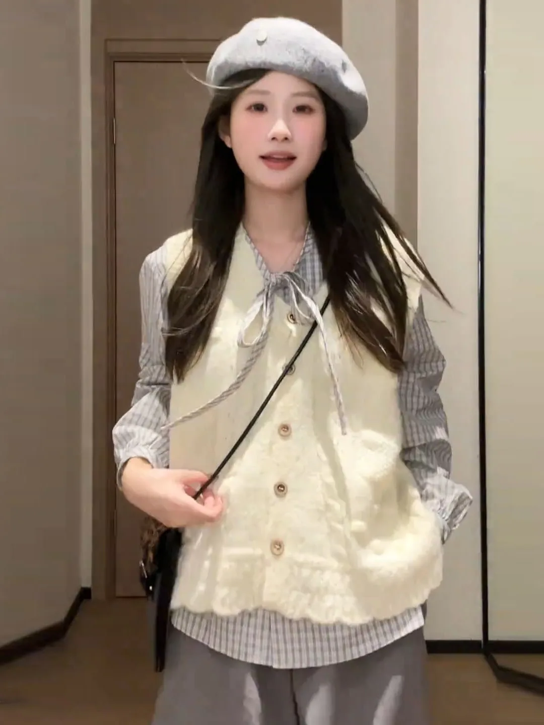 

Милый ленивый женский вязаный жилет Svel V-Ne на крючках с цветочным дизайном, топ на осень-зиму, многослойная верхняя одежда, удобная лоу...