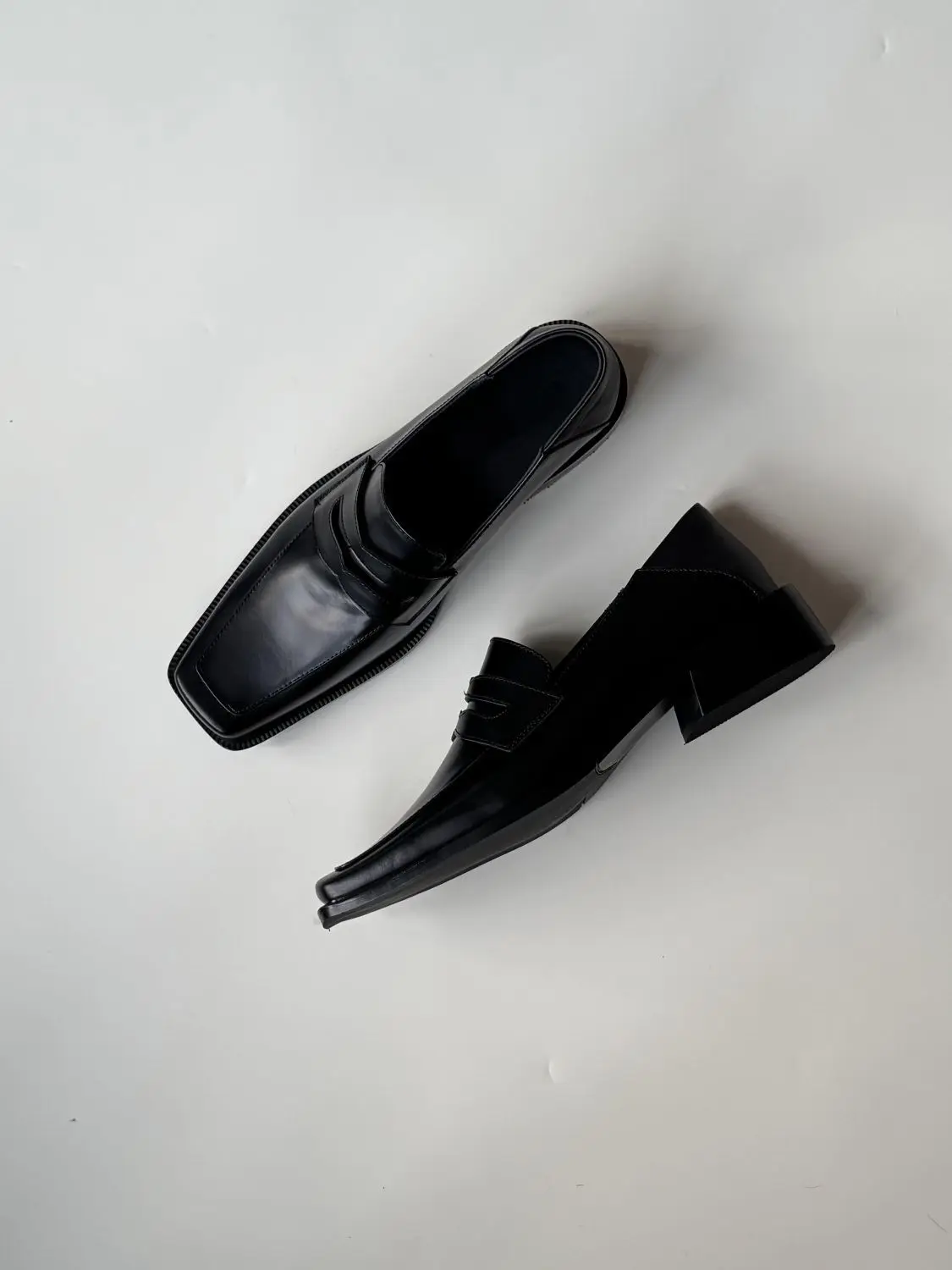 

Unisex Slip-On Shoes Thick Bottom Heightening Casual Shoes Breathable Leather Men's Women's Flat Head Summer Trendy