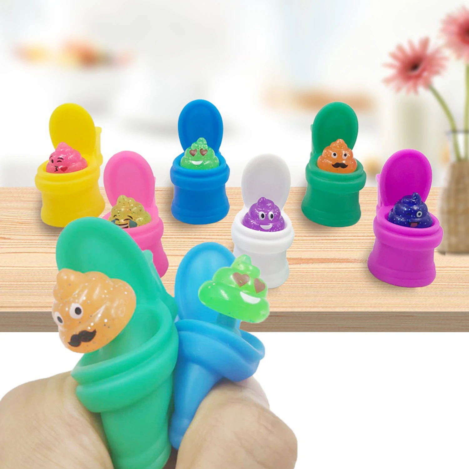 Toys that release stress, Creative toilet pinching， new ways to squeeze poop （Style Random）