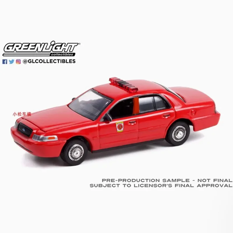 

GreenLight 1:64 2001 Ford Crown Victoria Interceptor Fire Department Alloy Car Model Static Decoration Collectibles Gift Toys