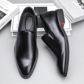 Business Formale Slip-On Lederschuhe Herren Casual Mokassins Schwarze Hochzeitsschuhe Kleid Mode Oxford Schuhe Spitze Büroschuhe
