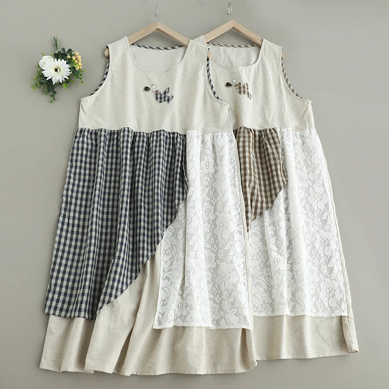 

Japanese Vintage Mori Girl Lace Embroidery Plaid Patchwork Tank Dress Women Summer New O-Neck Sleeveless Casual Loose Midi Dress