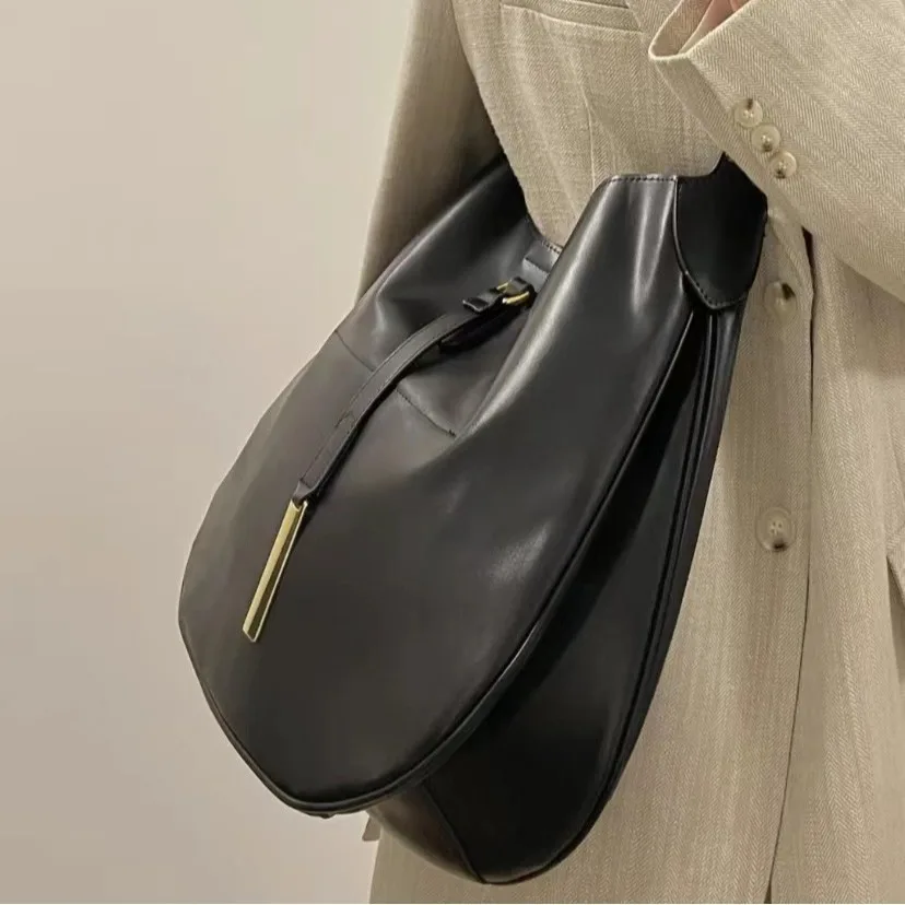 Women\'s New Fashionable Luxury Soft Leather Minimalist Bucket Bag Niche Design Tote Bag Underarm Bag Versatile Crossbody Bag