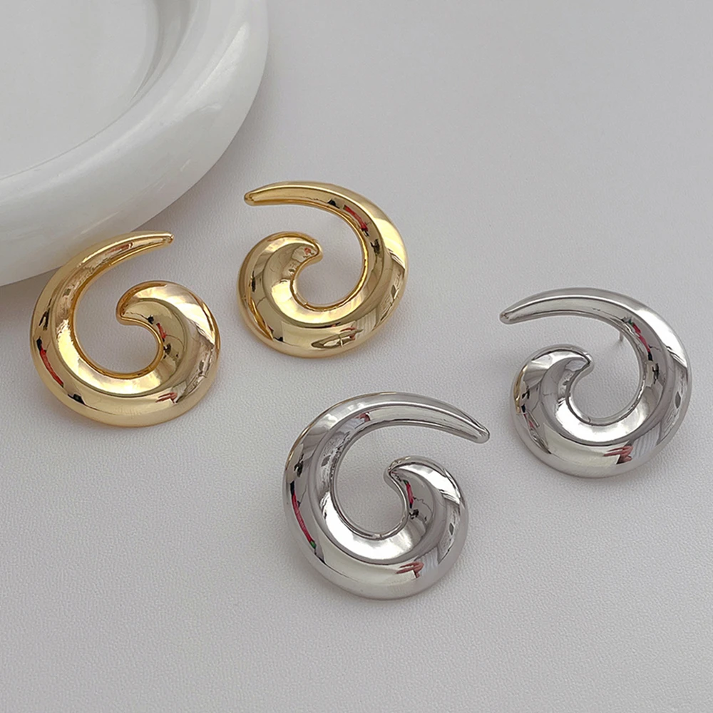 Vintage Hyperbole Metal Spiral Vortex Geometric Earrings for Women European and American Personality Catwalk Party Jewelry Gifts