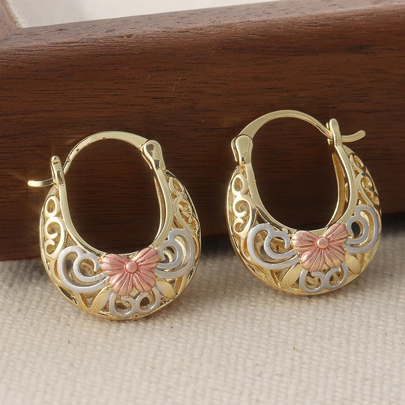 Elegante, geschnitzte, hohle Blumen-Creolen, exquisite Accessoires für Damen, Schmuck für Feiertage, Hochzeiten, Bankette