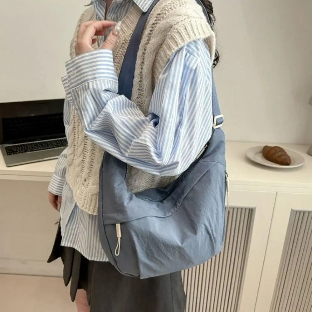 

Korean Solid Color Hobos Crossbody Bag High Capacity Leightweight Shoulder Totes Bag Zipper Casual Commuting Bag Teenagers