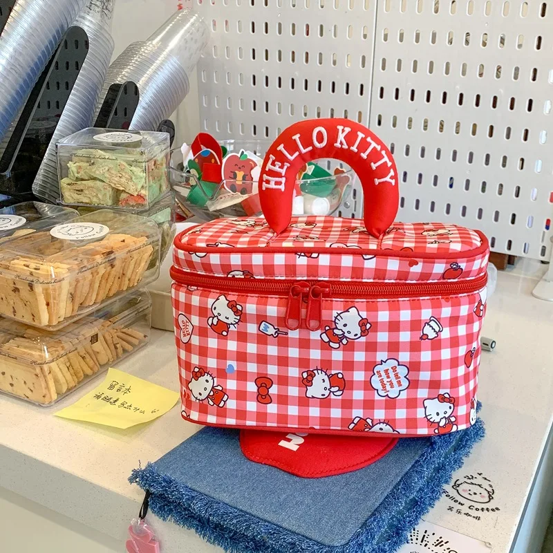 

Hello Kitty's New Women's Makeup Bag Cartoon Lightweight Large Capacity Makeup Bag for Short Trips Grooming and Storage Bag