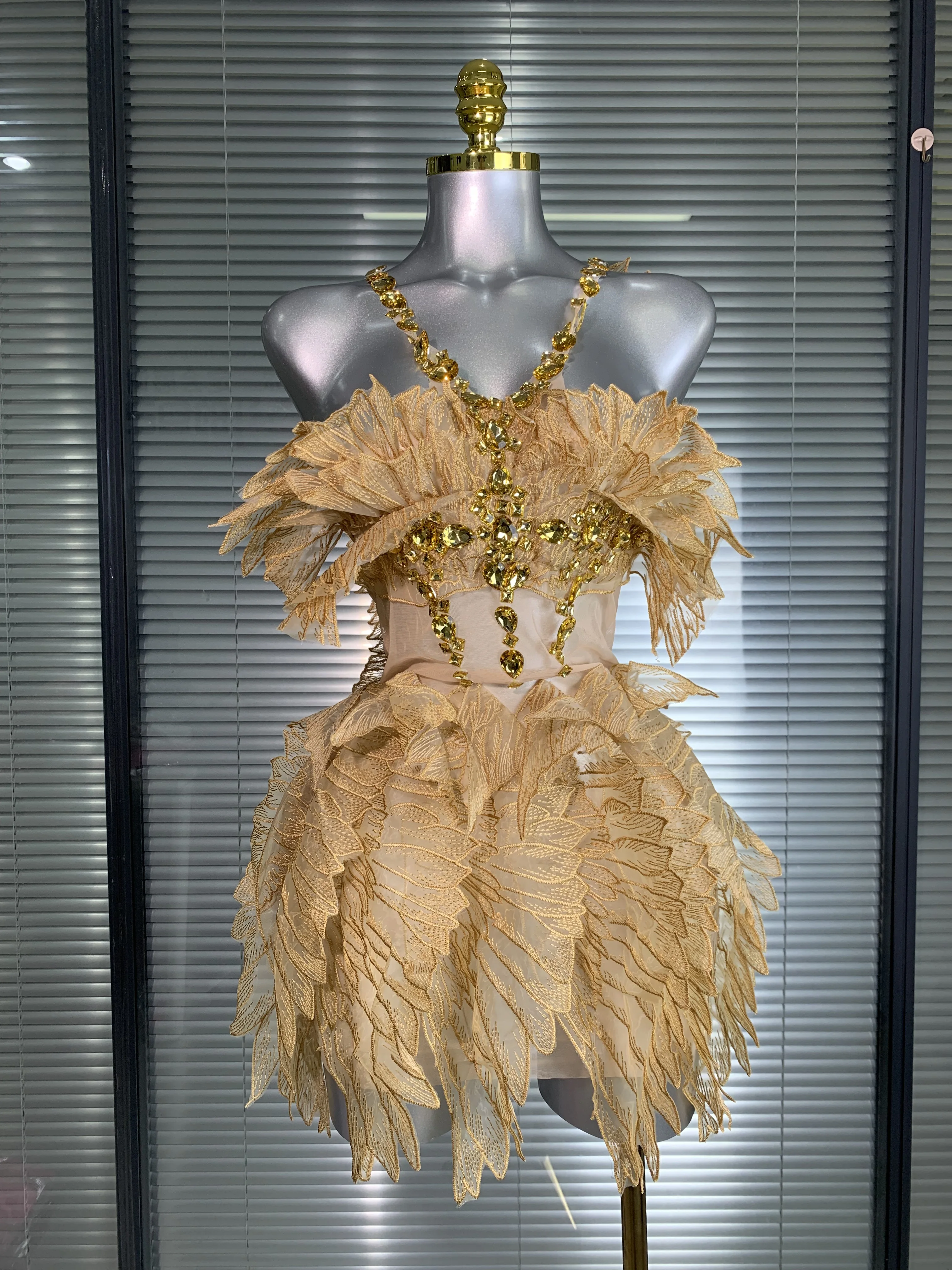 

Summer New Women Sexy Gold Crystal Diamonds Stage Performance Costume Dancer Singer Night Club Mini Party Dress