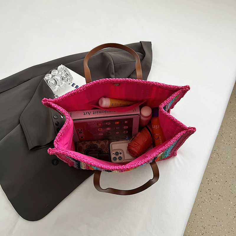 Borsa a righe di design per donna 2024 nuova borsa da spiaggia da viaggio estiva borsa a tracolla Tote in paglia per Shopper femminile di grande capacità