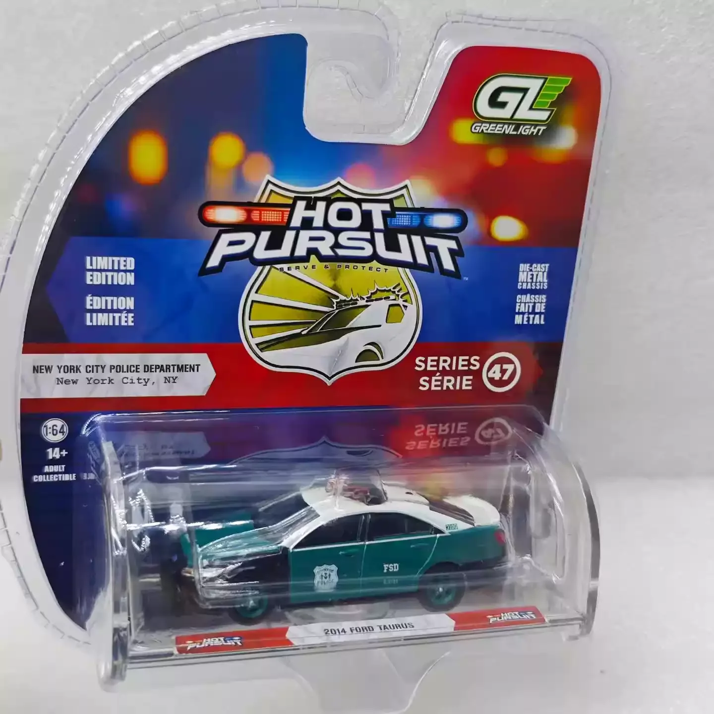 GreenLight 1:64 Heat Tracking Series 47-2014 Ford Taurus Tribute Vintage Diecast Alloy Car Model Collectible Gift