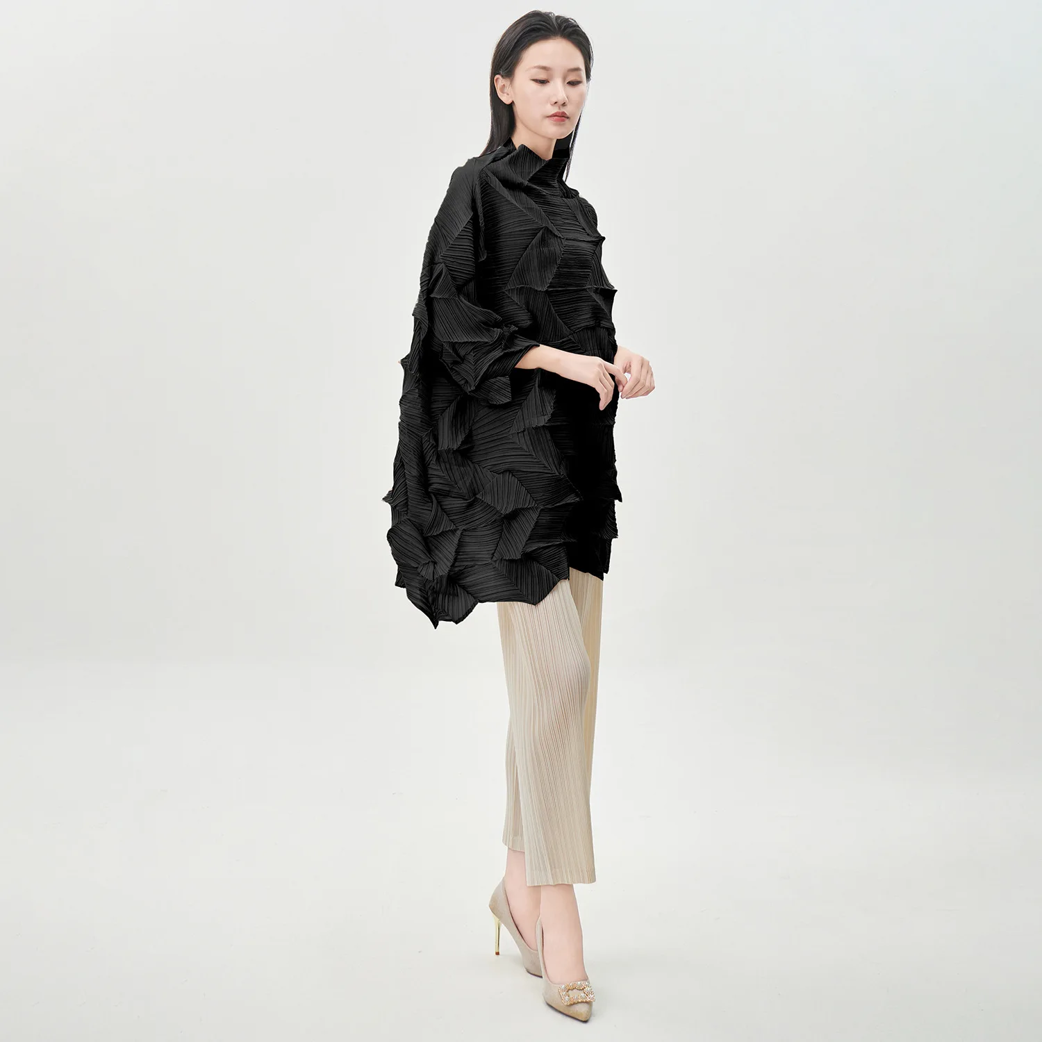 

Miyake Fold 2025 осенне-зимняя женская модная футболка со складками и длинными рукавами, свободная складка, большая футболка среднего/длинного размера