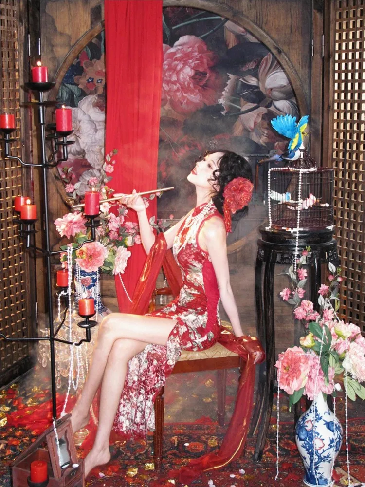 A new Chinese-style women's dress in red cheongsam with pure and hip-hugging feel