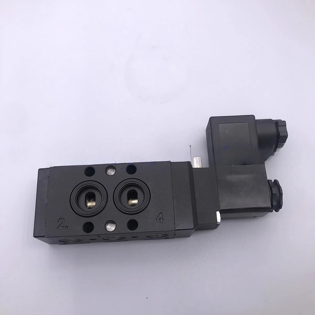 

Электромагнитный клапан 341Y312UNML 341Y312UNM0 PEC5-24V 220V-D