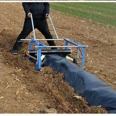 Hand Pulled Multifunctional Film Covering Machine Agricultural Mulching Machine Agricultural Tool Cover Film