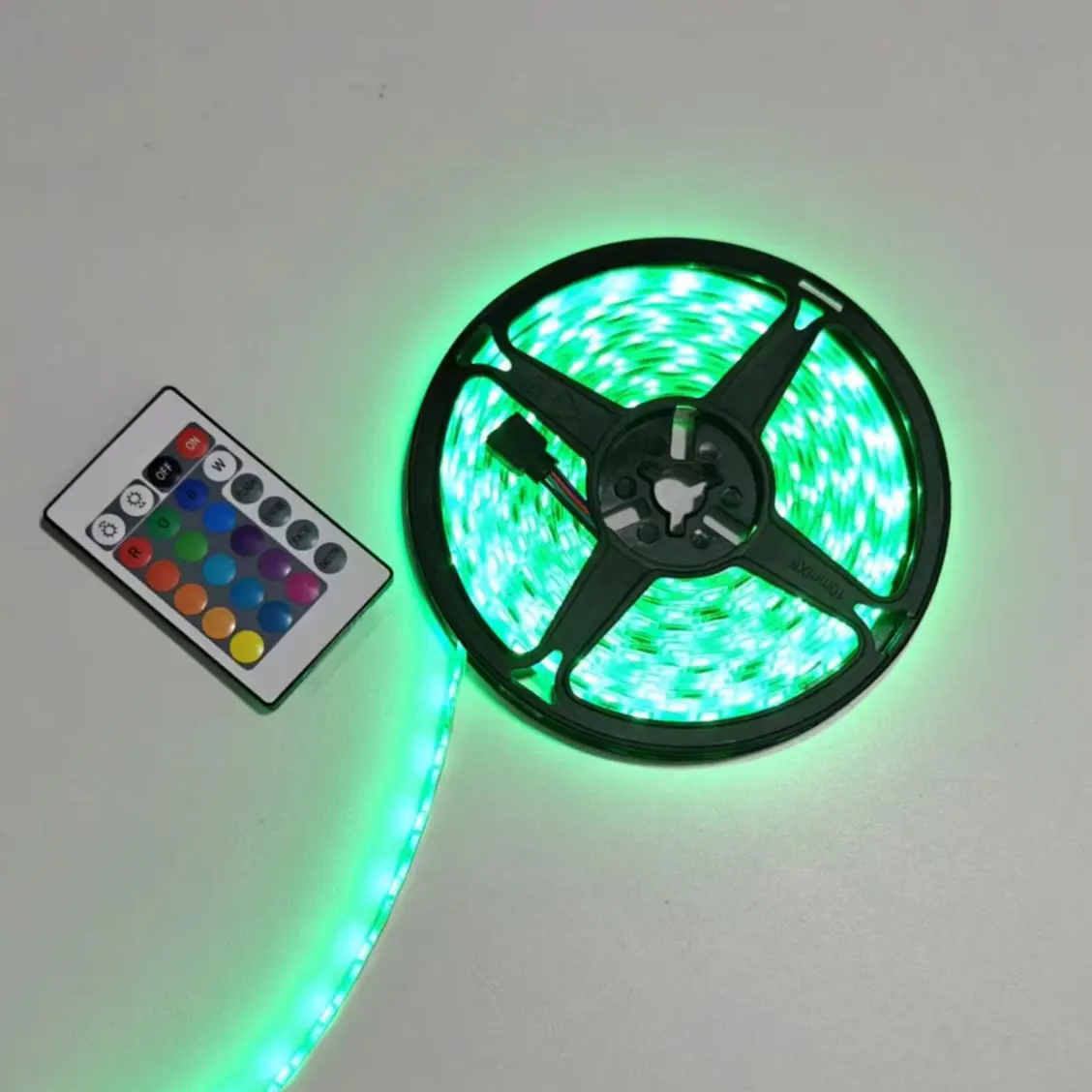 

LED Strip Lights 12V RGB 5050 60LEDs Remote Control RGBW Color Changing Christmas TV Backlight Decoration