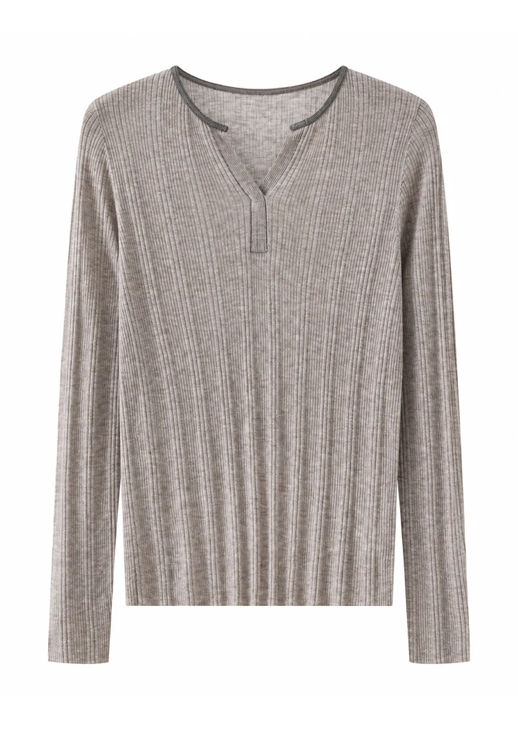 BD3621694 Damen-Pullover mit V-Ausschnitt, figurbetont, aus Naturwollmischung, fein gerippt, langärmelig, mit Metallbesatz, Frühherbst 2026 – Detail 16