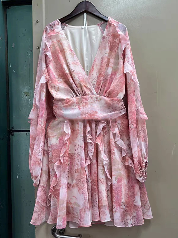 Abito da donna a pieghe in vita stretta con scollo a V stampato geometrico vintage primavera 2025, gonna gonfia ampia multistrato con bordo dell'orecchio nero