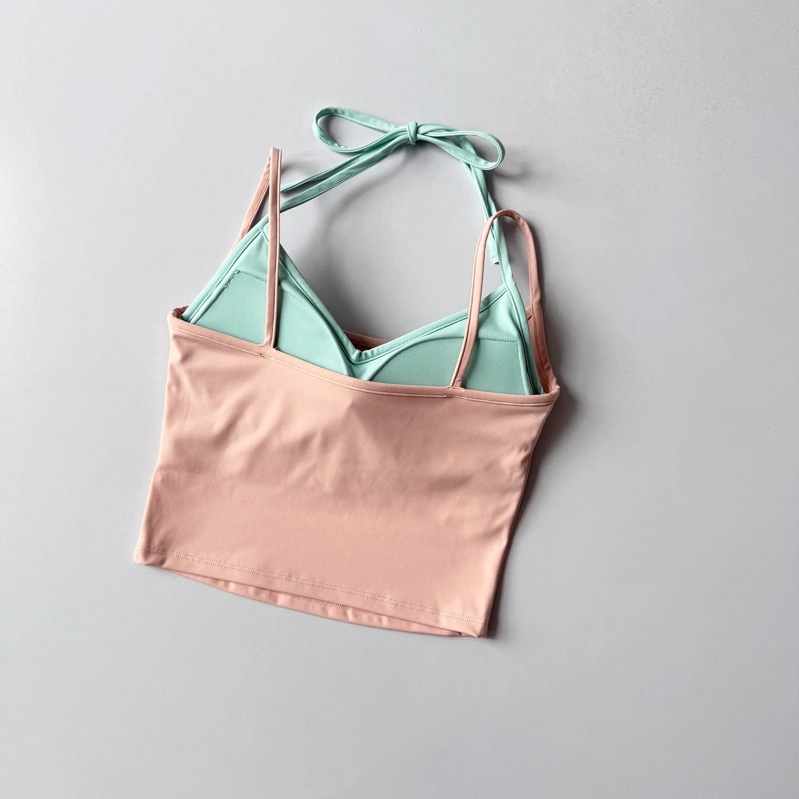 Sexy Kontrastierender Zweiteiliger Einteiler mit Doppelten Schulterträgern, Neckholder-Sport-BH für Fitness, Yoga, Pilates und Lauftraining – Detail 8