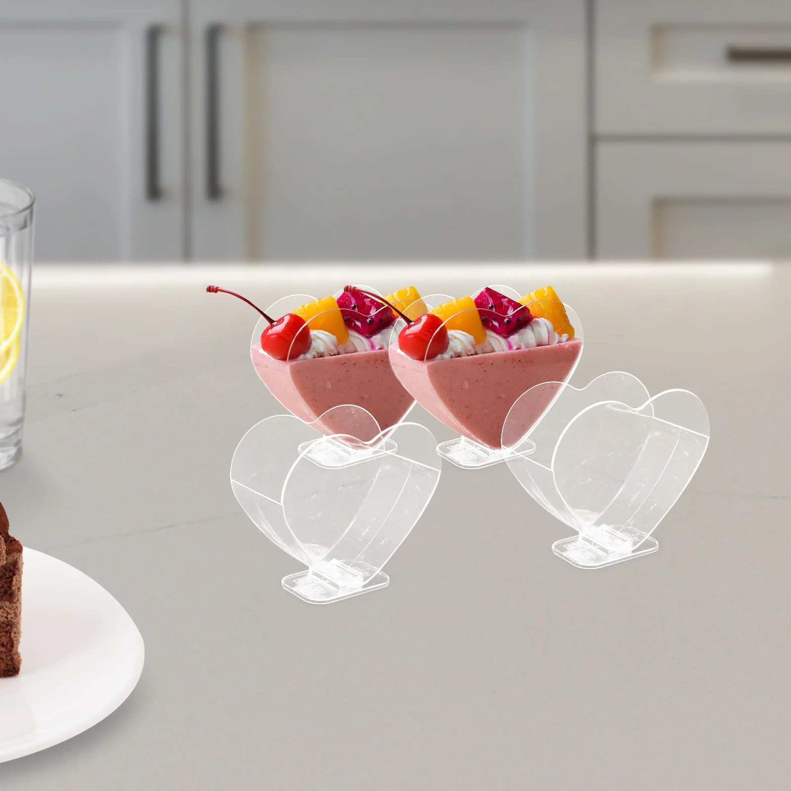 

30pcs Heart Shaped Dessert Cups Transparent Plastic Serving Bowls Mini Cake Containers for Parties Valentine BBQ Ice Cream