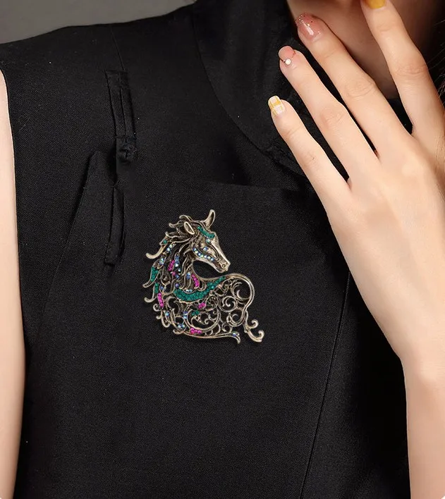 Baroque Colorful Rhinestone Cutout Horse Head Brooches For Unisex Trendy Ornate Pins Jewelry Party Daily Accessory Festival Gift