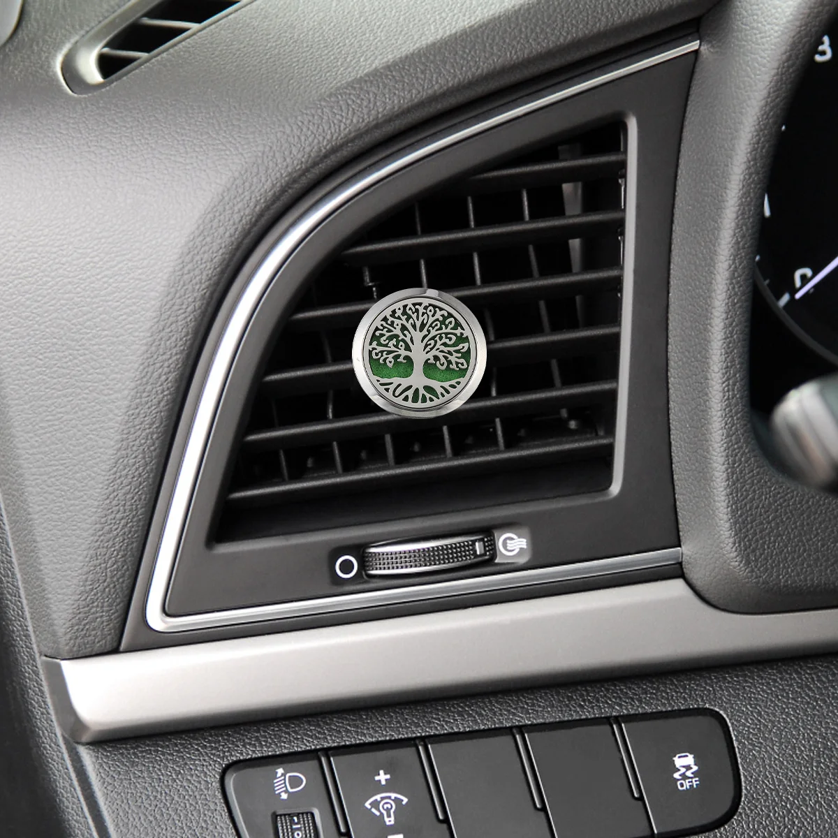 

Car Vent Clip Diffuser 1 Colorful Refill Pads Natural Hollow Pattern Air Freshener for Car Interior Aromatherapy