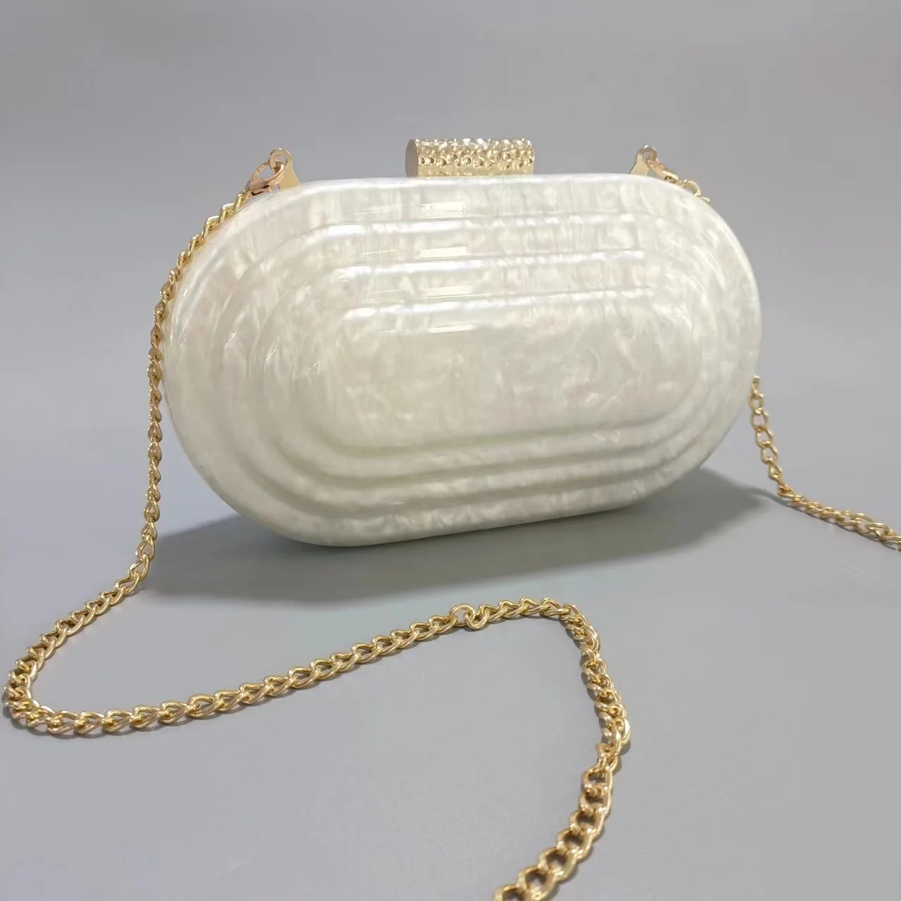 Tas Clutch Malam Bergaya Pagoda Retro Eropa dan Amerika yang Modis dengan Rantai Bahu Akrilik untuk Wanita