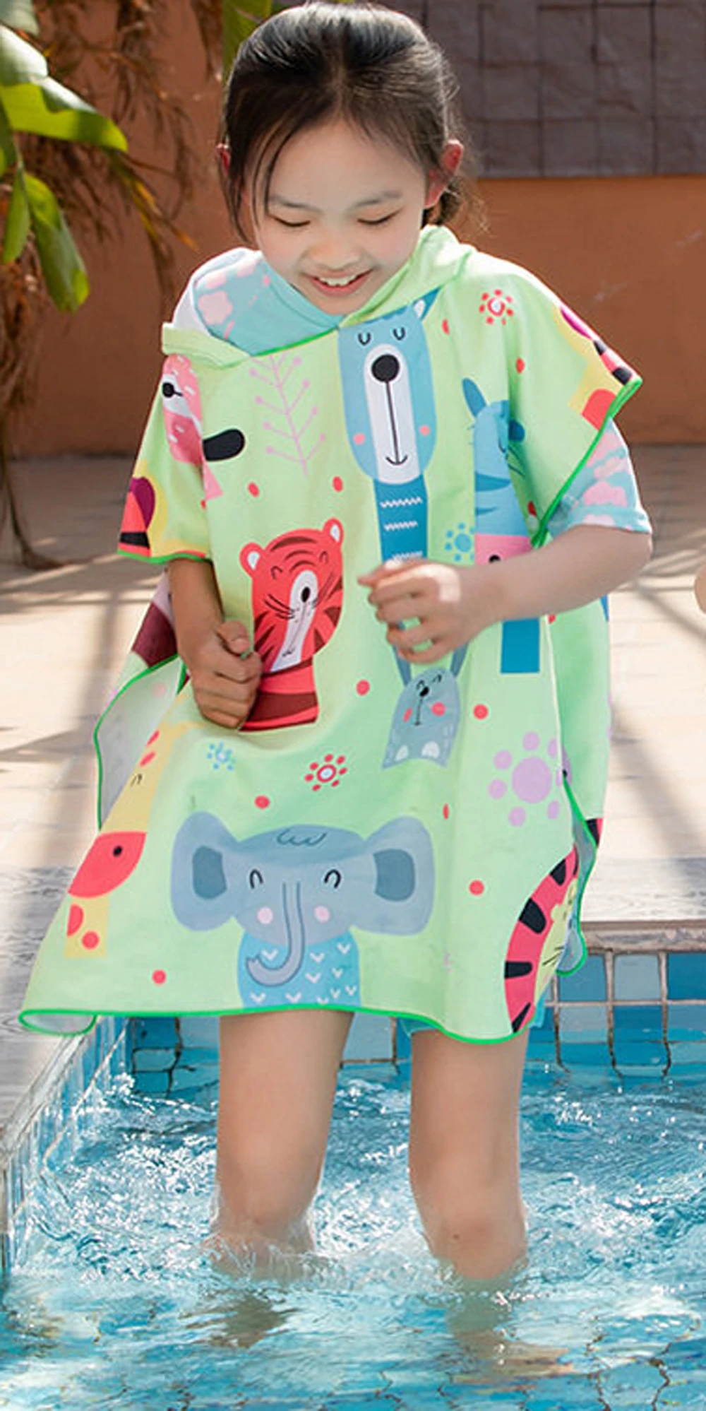 Kids Cartoon Hooded Bath Towel Windproof Swimming Bathrobe Portable Absorbent Quick-Dry Cloak for Hot Spring