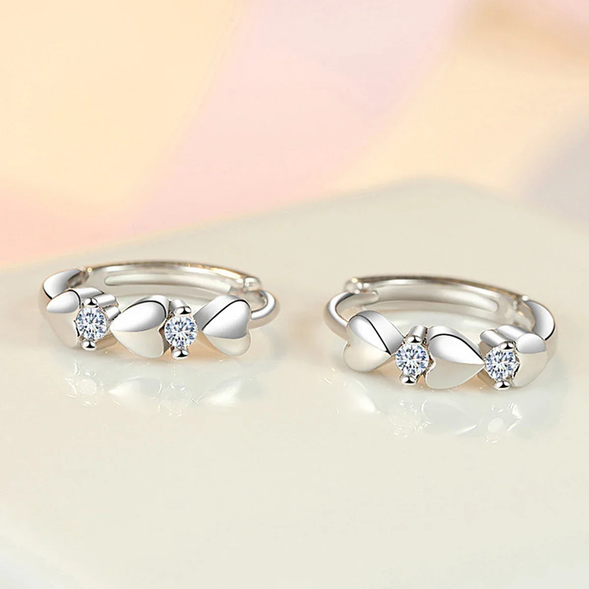 لطيف القلب الصغيرة هوب أقراط النساء 3 الألوان المعدنية العصرية الفتيات الأذن دائرة أقراط يتوهم اكسسوارات بيان مجوهرات