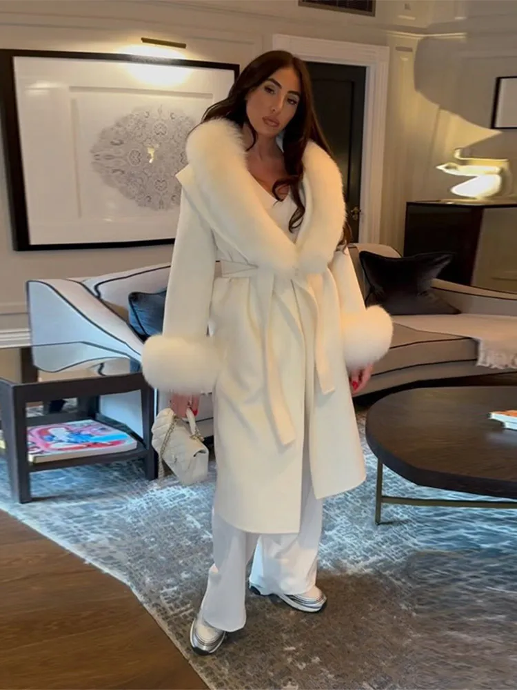 معطف نسائي طويل من الفرو المنفوش أنيق بأربطة وأكمام طويلة ورقبة على شكل حرف v سترات نسائية موضة شتاء 2025 ملابس خارجية فضفاضة للسيدات