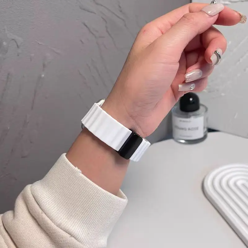 Ремешок с магнитной застежкой для Apple Watch Band Ultra 2, силиконовый браслет для iWatch Series 9 8 7 6 4 SE, 49 мм 45 мм 44 мм 40 мм 41 мм 38 42 мм