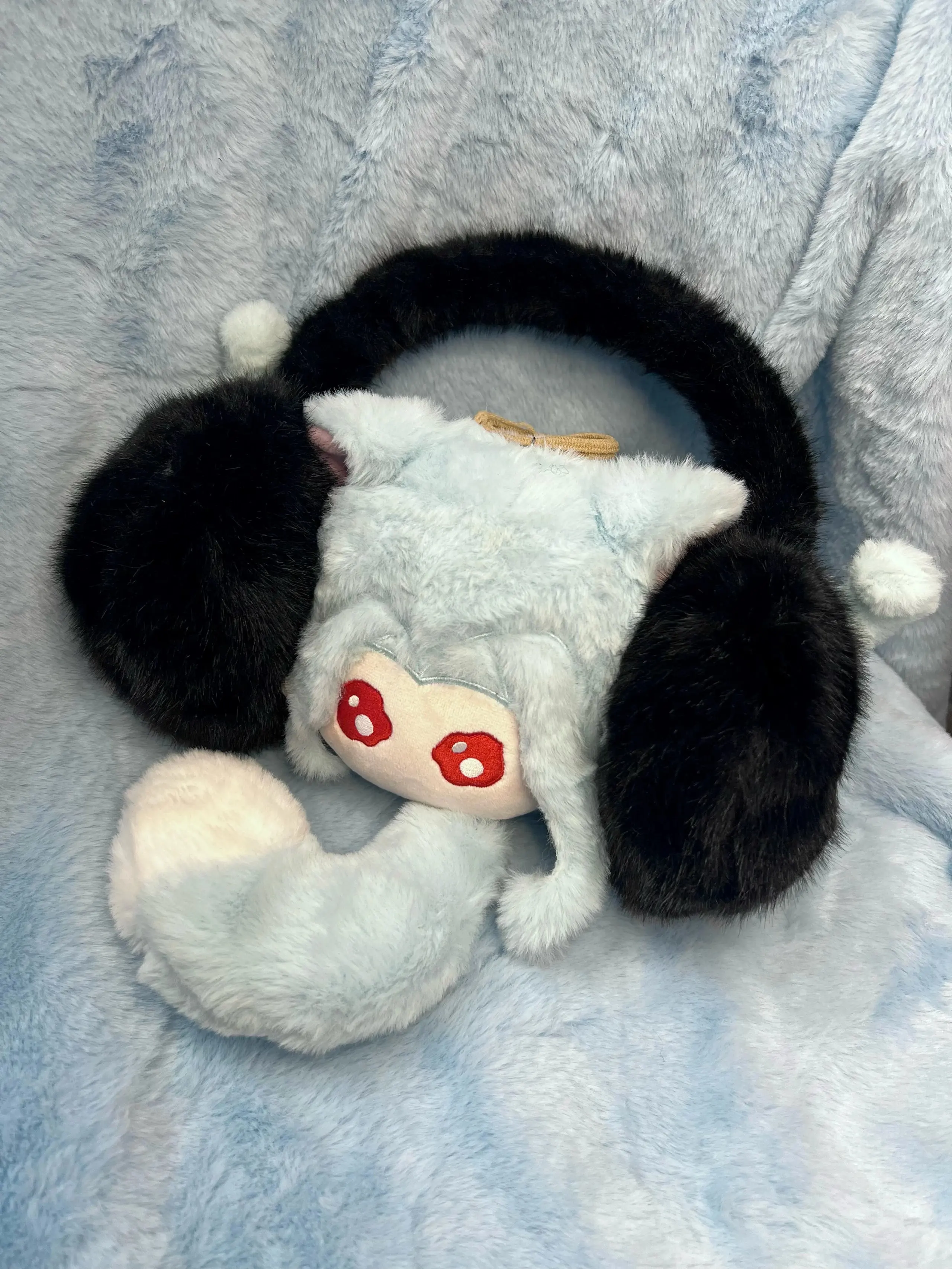 

Предпродажа, новинка 2025, Genshin Impact Dottore, мягкие плюшевые грелки для ушей, зимние теплые наушники для женщин и мужчин, наушники