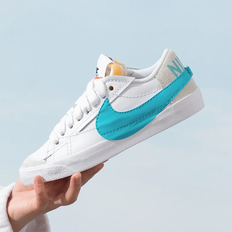 Nike BLAZER LOW sepatu kasual wanita, sneaker mode baru musim gugur 2024, DQ1470-107 nyaman