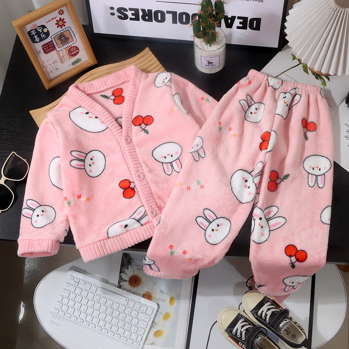 아동 가을 겨울용 두꺼운 따뜻한 플란넬 파자마 세트 아기 만화 곰 토끼 V넥 코트와 바지 남아 여아 캐주얼 홈웨어