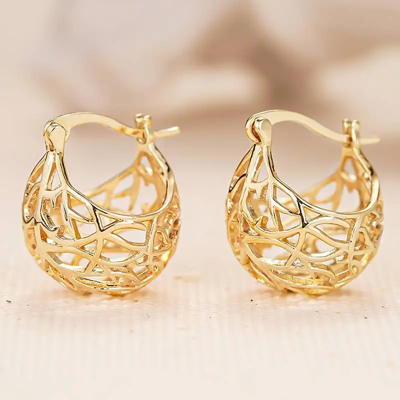 Huitan Elegante kugelförmige Damen-Creolen, hohl, goldfarben/silberfarben, modische Accessoires für Partys, Metallschmuck