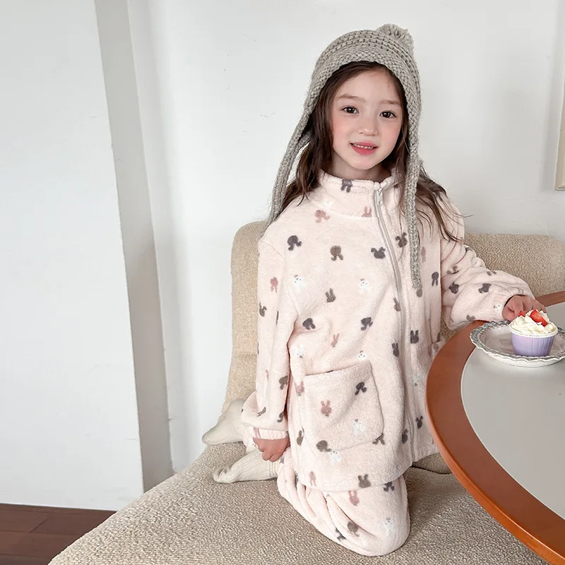 بيجامة للأولاد والبنات ملابس منزلية سميكة من القطيفة ناعمة ومريحة ملابس خارجية مريحة مطبوعة بشكل لطيف