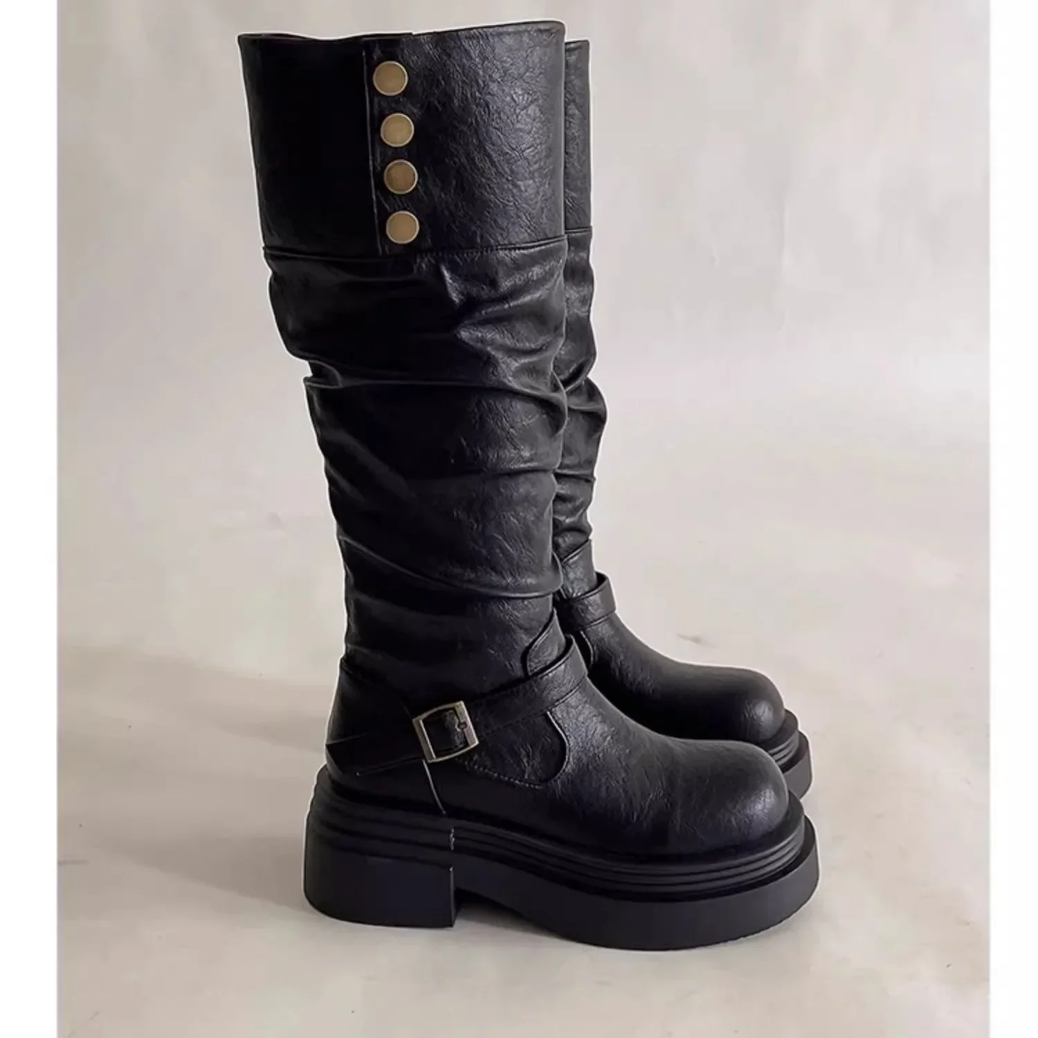 2026 Neue Damen-Plateau-Motorradstiefel mit Schnallenriemen und dicker Sohle – Schwarze PU-Leder Western Knight Botas Mujer – Detail 10
